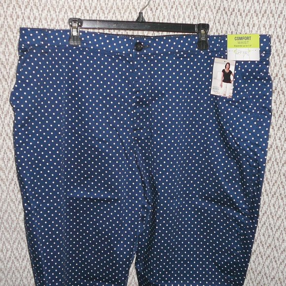 Riders by Lee Pants - NWT Lee Riders Slimming Capri Crop Pants Plus 24W Blue White Polka Dot